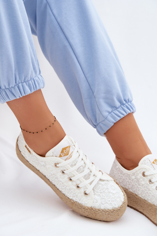 avec des motifs de dentelle chaussures décontractées espadrilles avec une plateforme Lee Cooper LCDANS-26-31-4326 couleur blanch