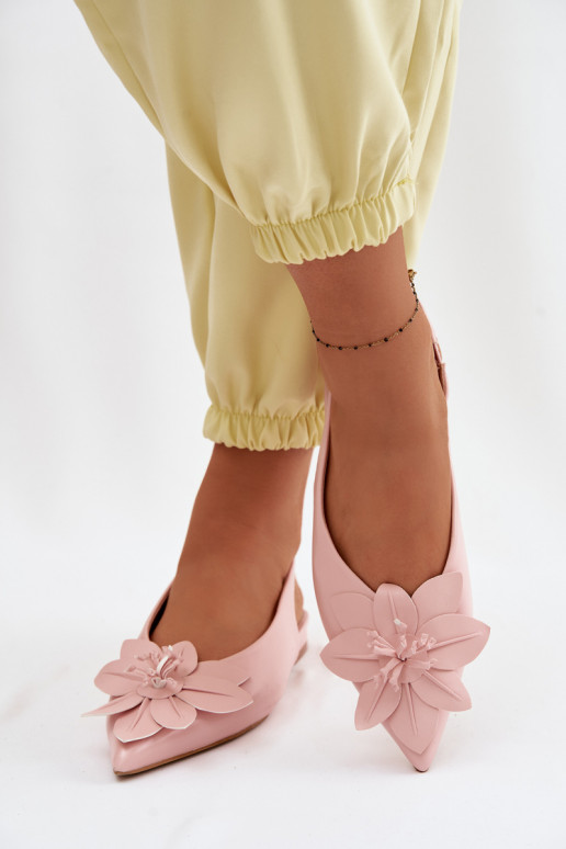 Damensandalen mit breiten AbsätzenDekoracyjnym Eine Blume pinke Farbe Telivette