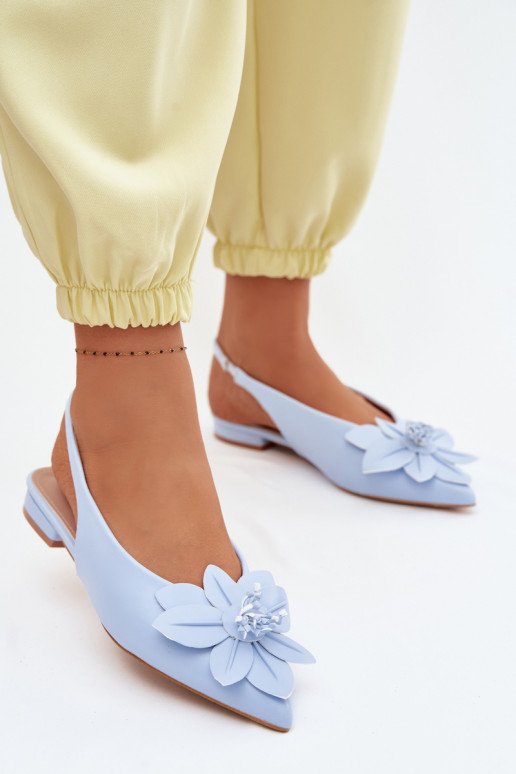 Sandales pour femmes avec des talons largesDekoracyjnym Une fleur couleur bleue Telivette