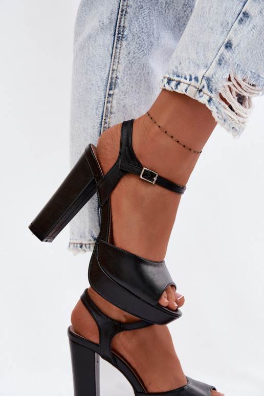 Sandales pour femmes Sur des talons hauts Enregistrer couleur noire Nelissey