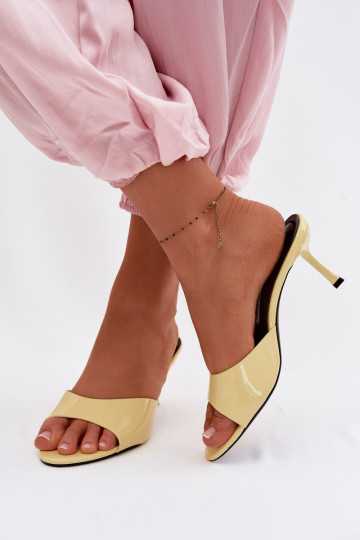 avec effet vernis ChaussonsImitacji Skóry avec des talons fins couleur jaune Melissea 2