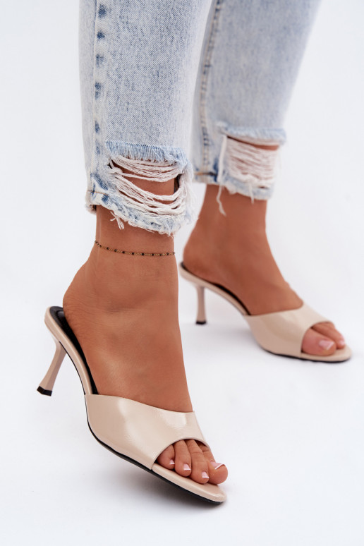 mit Lackeffekt HausschuheImitacji Skóry mit dünnen Absätzen Beige Melissea