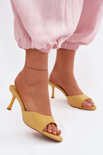 Mules en daim artificiel avec talons fins jaunes Melissea 2