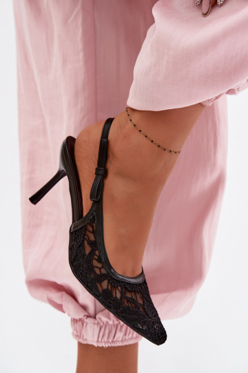 Sandales pour femmes avec des talons fins avec de la dentelle couleur noire Pelivelle