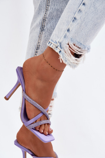 Pantoufles pour femmes avec des talons fins Bandes avec des yeux qui clignotent Couleur violette Karima 2