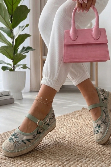 Grüne Espadrilles mit... 2