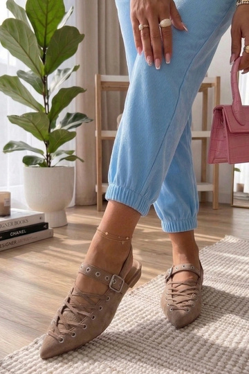 Karamelkleurige ballerina's met open hiel versierd met strikjes Seraphina 2