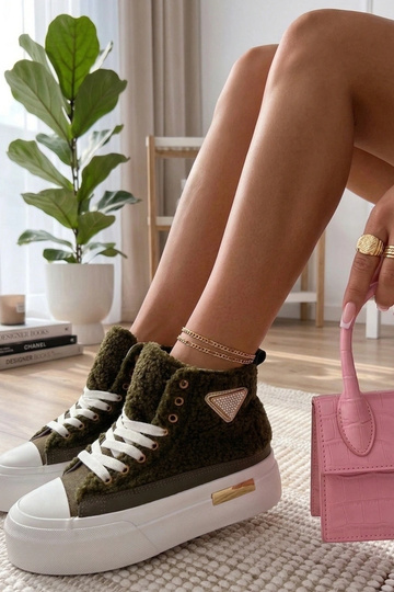 Groene fluffy sneakers met zirconia boven de enkel Lucia