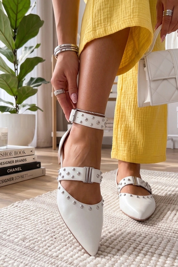 Ballerines blanches avec...