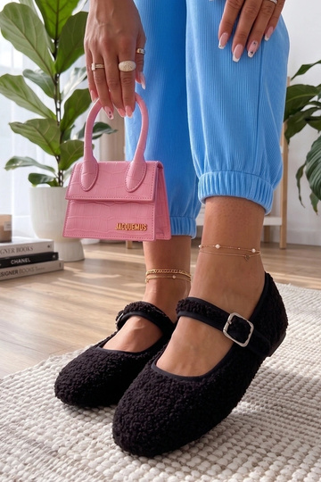 Ballerines noires fourrées avec sangle Chantalek