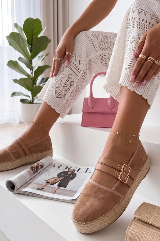 Espadrilles couleur sable à...