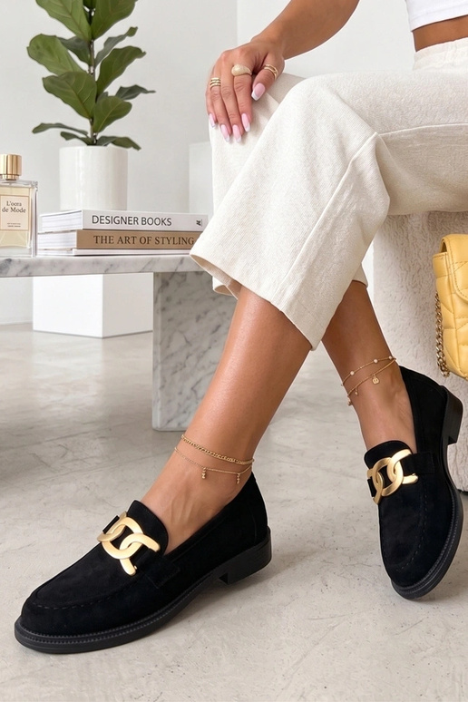 Mocassins noirs avec boucle...