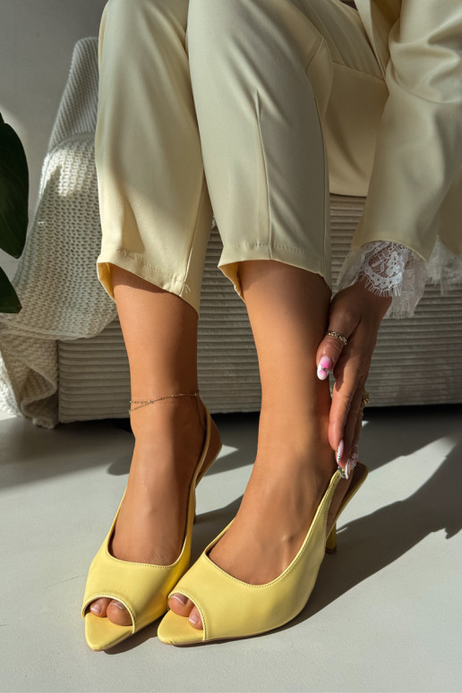 Sandales pour femmes avec des talons fins couleur jaune Sevina