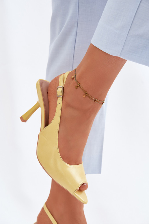 Sandales pour femmes avec des talons fins couleur jaune Sevina