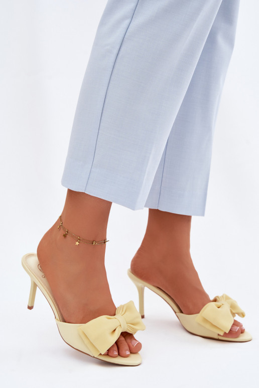 Dames slippers met dunne hakken en strikjes gele kleur Jelessa