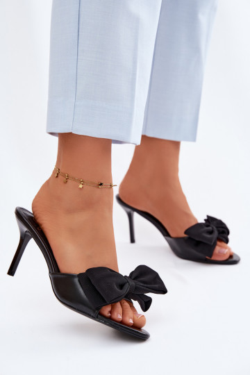 Mules pour femmes avec fins talons et nœuds couleur noire Jelessa