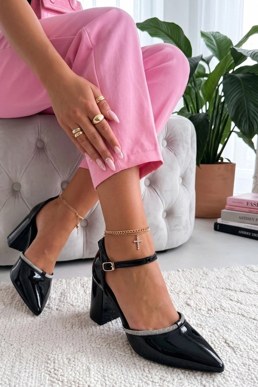 Zwarte lakloafers met rhinestones Victoria