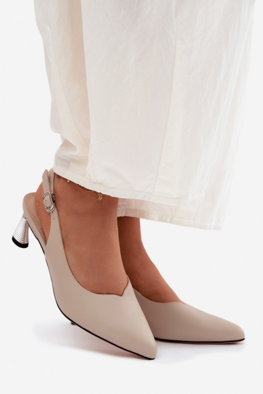 Sandfarbene Damen-Sandalen mit Absätzen Vinceza 66922
