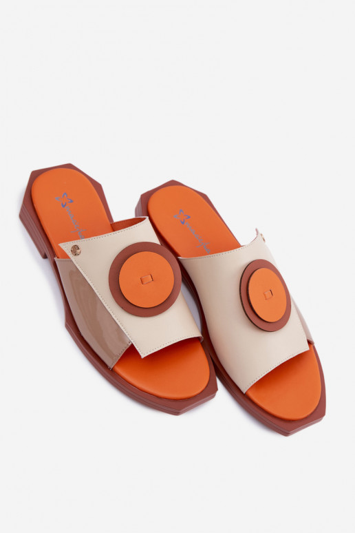 Sand- und orangefarbene Leder-Damenschlappen mit geometrischem Design Tai turiciejka K7479-18