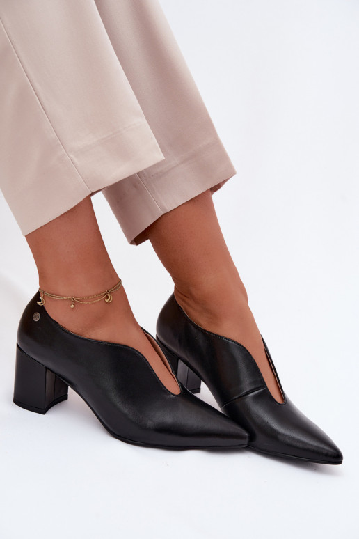Schwarze Leder-Damenschuhe mit Absatz Tai turiciejka K7469-01