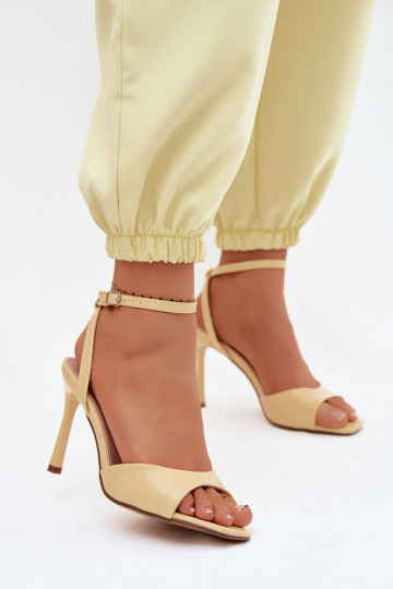 Gele sandalen met dun hakje van faux leather Olissey 2