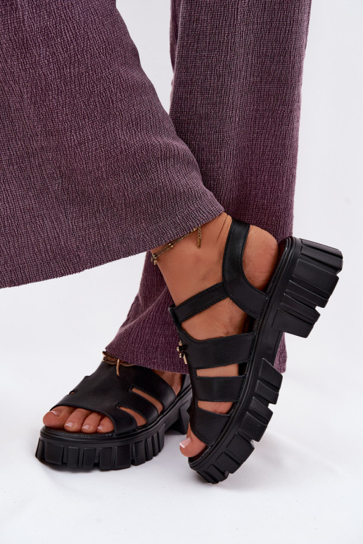 Dames sandalen op platform met gespen Vinceza 79627, zwarte kleur