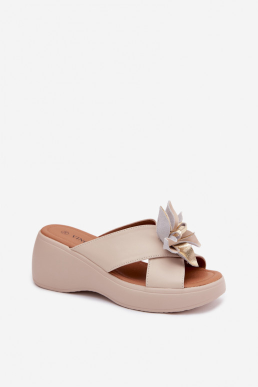 Leder-Platformsandalen mit dekorativen Blumen Vinceza 41511, sandfarben