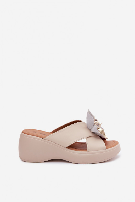 Leren platformsandalen met decoratieve bloemen Vinceza 41511, zandkleur