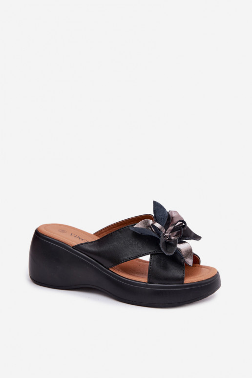 Chaussons en cuir à plateforme avec fleurs décoratives Vinceza 41511, couleur noire