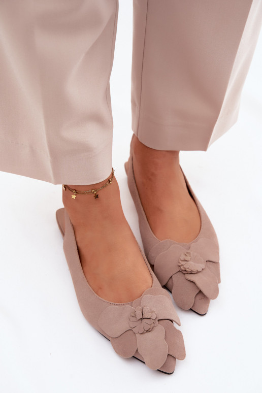 Sandalen Haut aus INildleder mit breiten Absätzen Mit Dekorationen Eine Blume Vinceza 66951 Beige