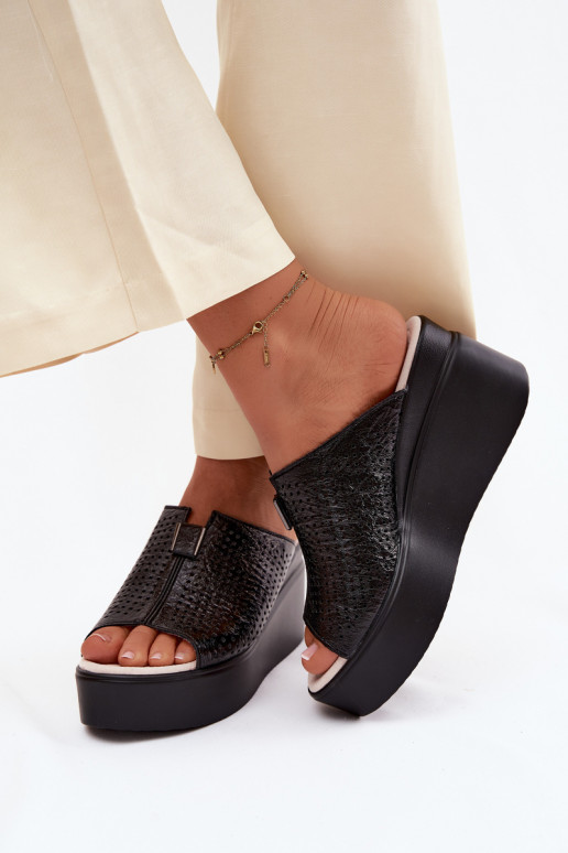 Pantoufles pour femmesActivéturalnej Skóry avec une plateforme Vinceza 95392 couleur noire