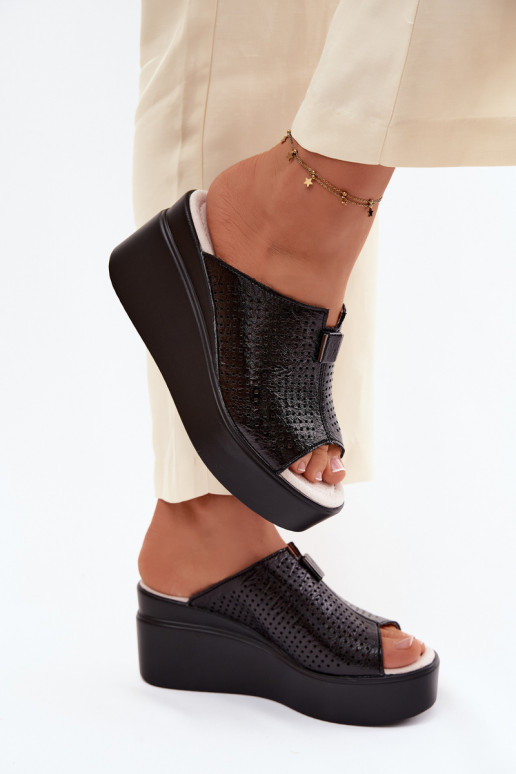 Pantoufles pour femmesActivéturalnej Skóry avec une plateforme Vinceza 95392 couleur noire