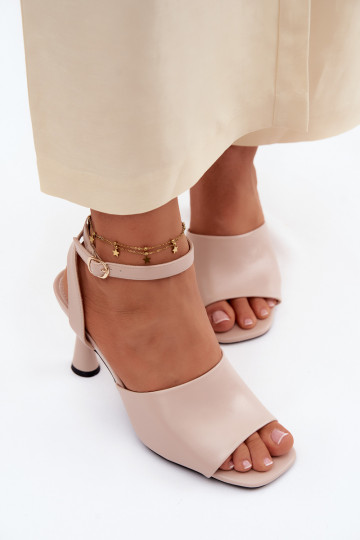 Beige dames sandalen met kleine hakken Vinceza 62297