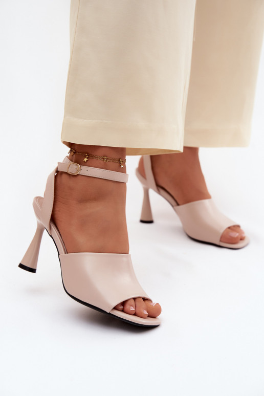 Beige Damen-Sandalen mit kleinen Absätzen Vinceza 62297