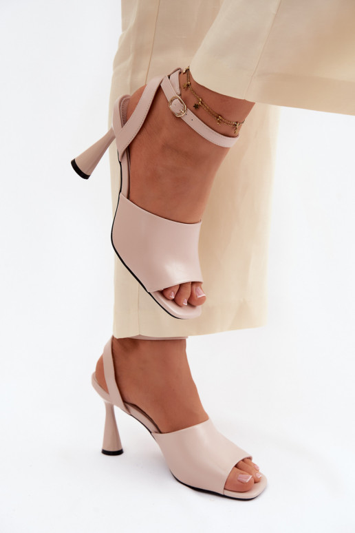 Beige Damen-Sandalen mit kleinen Absätzen Vinceza 62297