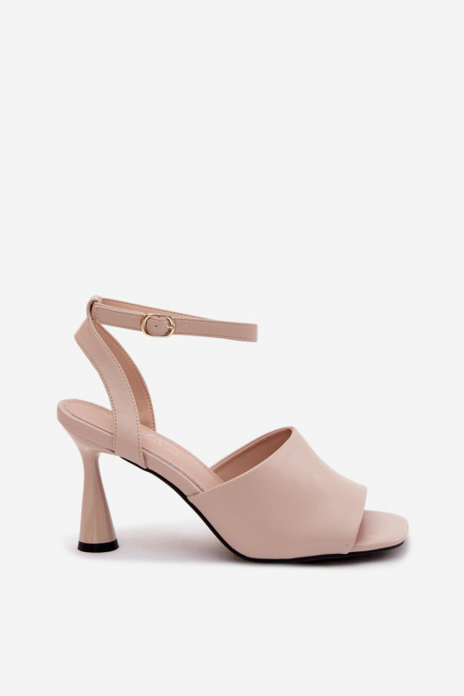 Beige Damen-Sandalen mit kleinen Absätzen Vinceza 62297