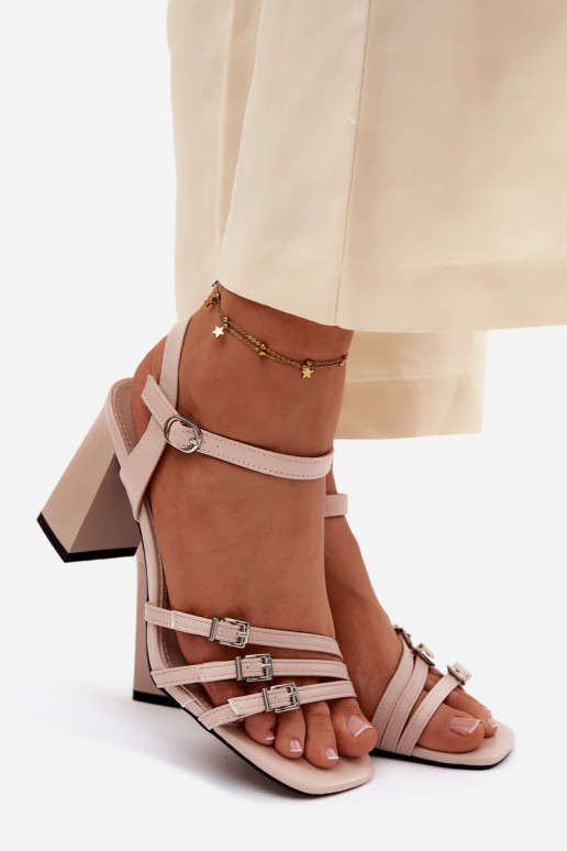 Beige dames sandalen met kleine hakken en bandjes Vinceza 62310