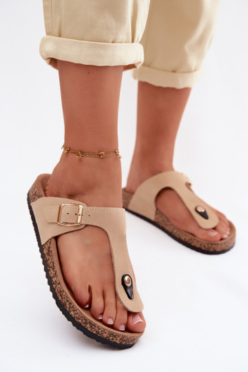 Zandkleurige faux suede slippers met gouden gespen Honey 2