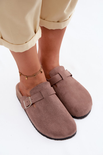 Sandfarbene Slipper mit Schnallen Lacey