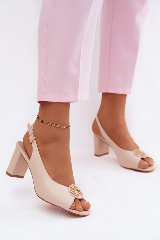 Damen-Sandalen mit hohen Absätzen und goldenen Details in Sandfarbe Lotus