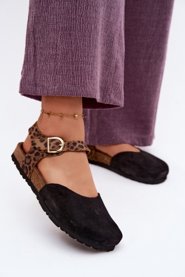 Sandales en cuir suédé pour femmes avec orteils fermés en noir 2