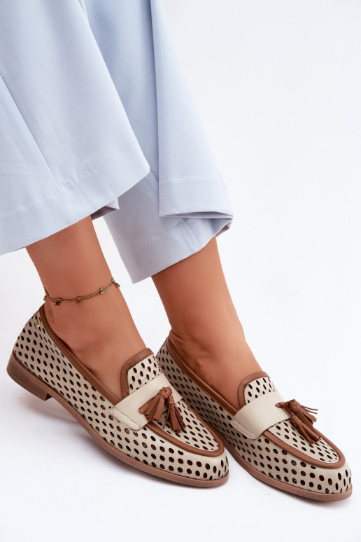 Leren dames mocassins met geperforeerde elementen in bruin-zandkleur