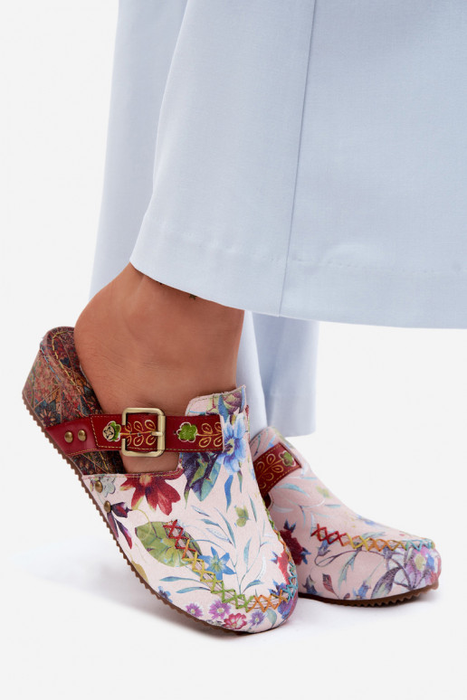 Lederne Damen-Slipper mit Plattform und Blumen in verschiedenen Farben
