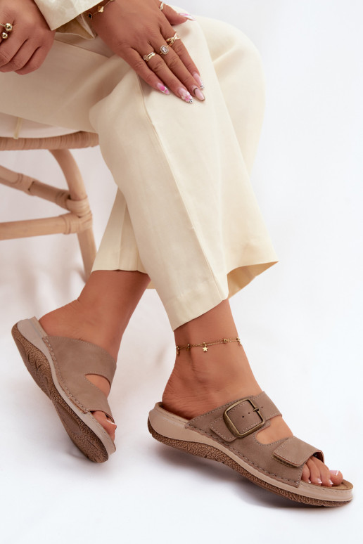 Damenhausschuhe mit Schnallen I mit Klebeverschlussem INBLU LL000006 braune Farbe