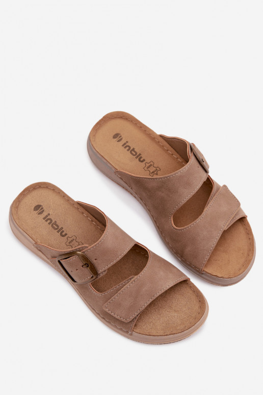 Chaussons pour femmes avec boucles et fermeture adhésive en brun