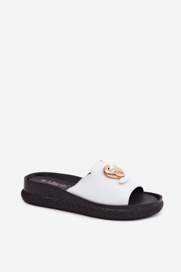 Chaussons en cuir avec détails décoratifs en blanc 2