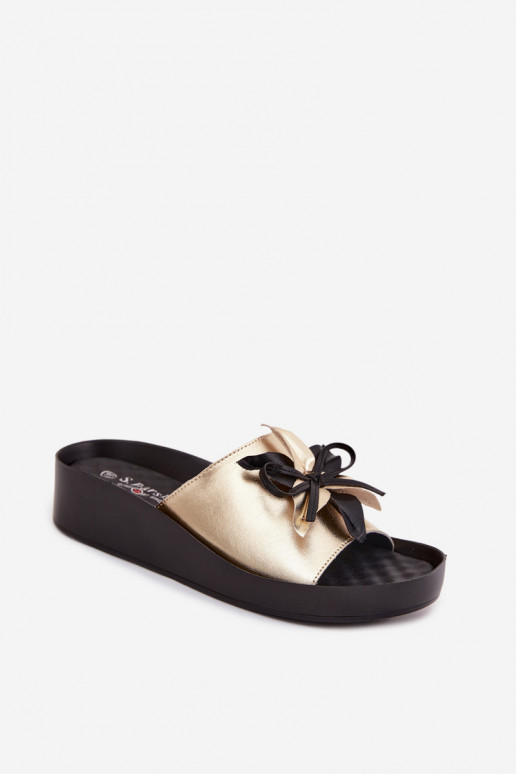 Lederhausschuhe Feminin mit Ornamenten S.Barski KV61-6044 goldene Farbe