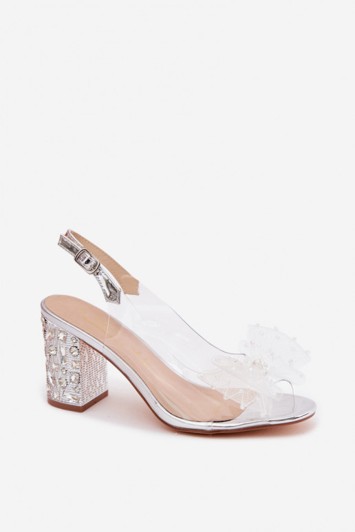 Sandalen mit Absatz und funkelnden Edelsteinen, Netz mit Schleifen D&A MR61-9010 silber