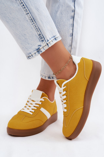 Chaussures modèle baskets FémininImitacji en daimu couleur jaune Calira