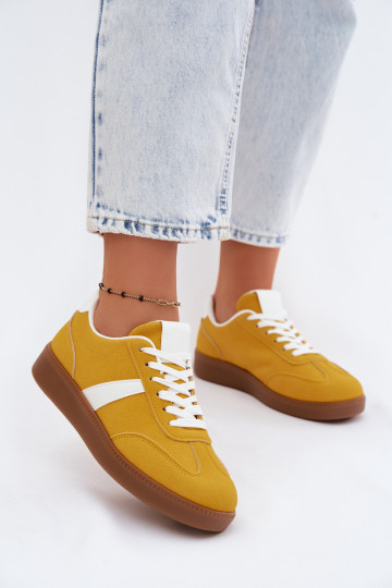 Chaussures modèle baskets FémininImitacji en daimu couleur jaune Calira 2